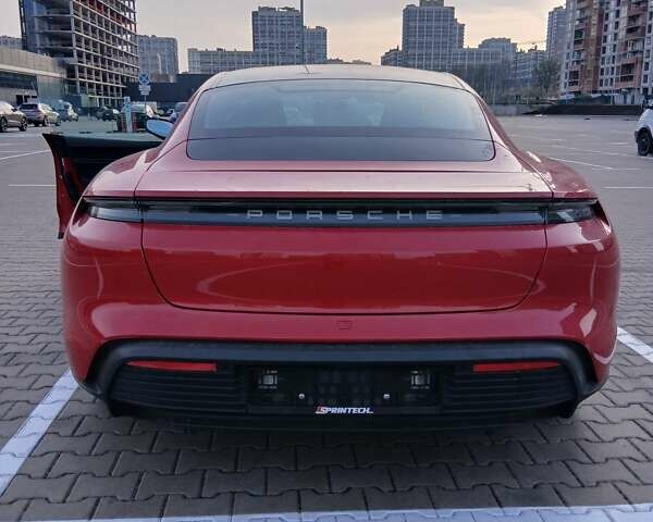 Красный Порше Тайкан, объемом двигателя 0 л и пробегом 32 тыс. км за 45000 $, фото 6 на Automoto.ua