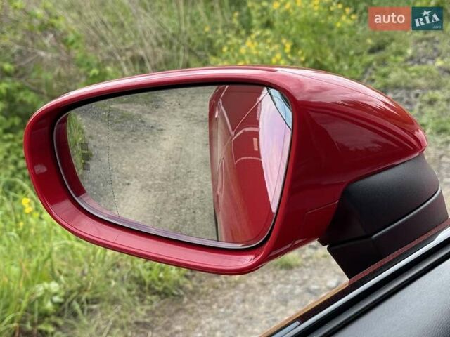 Красный Порше Тайкан, объемом двигателя 0 л и пробегом 60 тыс. км за 73800 $, фото 86 на Automoto.ua