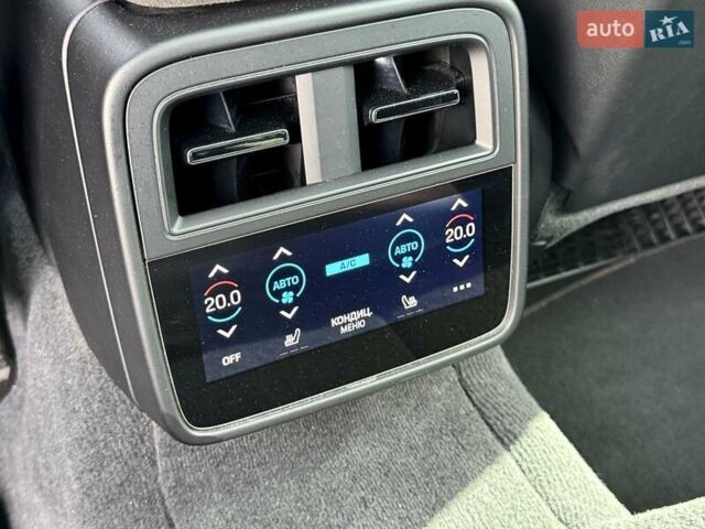 Красный Порше Тайкан, объемом двигателя 0 л и пробегом 60 тыс. км за 73800 $, фото 69 на Automoto.ua