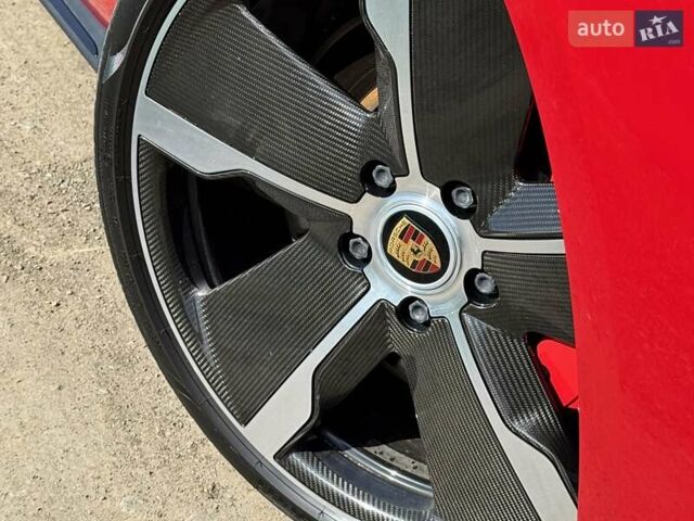 Красный Порше Тайкан, объемом двигателя 0 л и пробегом 60 тыс. км за 73800 $, фото 29 на Automoto.ua