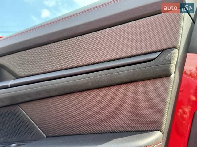 Красный Порше Тайкан, объемом двигателя 0 л и пробегом 60 тыс. км за 73800 $, фото 45 на Automoto.ua