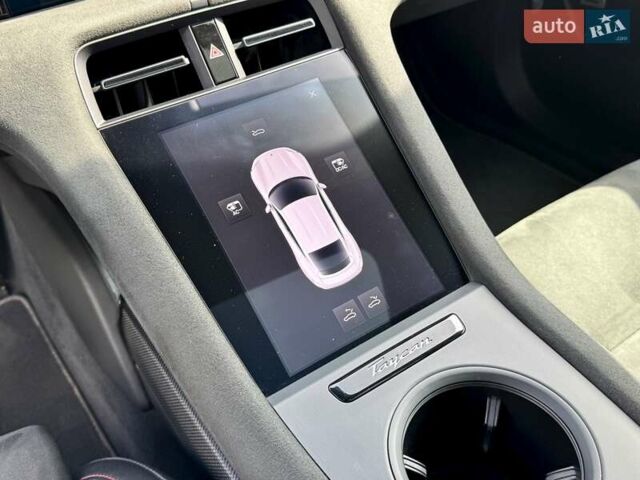 Красный Порше Тайкан, объемом двигателя 0 л и пробегом 60 тыс. км за 73800 $, фото 59 на Automoto.ua