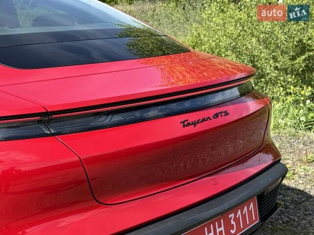 Красный Порше Тайкан, объемом двигателя 0 л и пробегом 60 тыс. км за 73800 $, фото 18 на Automoto.ua
