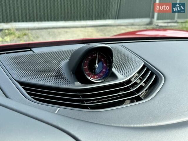 Красный Порше Тайкан, объемом двигателя 0 л и пробегом 60 тыс. км за 73800 $, фото 58 на Automoto.ua