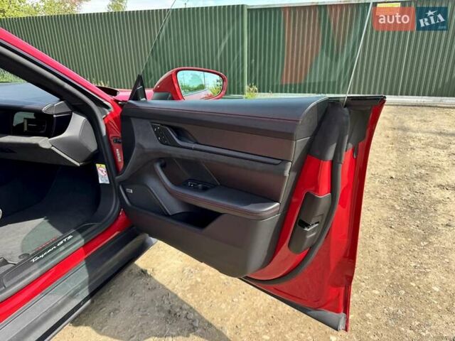 Красный Порше Тайкан, объемом двигателя 0 л и пробегом 60 тыс. км за 73800 $, фото 42 на Automoto.ua