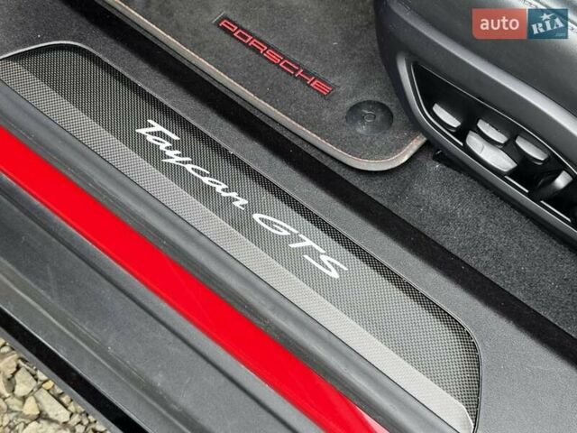 Красный Порше Тайкан, объемом двигателя 0 л и пробегом 60 тыс. км за 73800 $, фото 84 на Automoto.ua