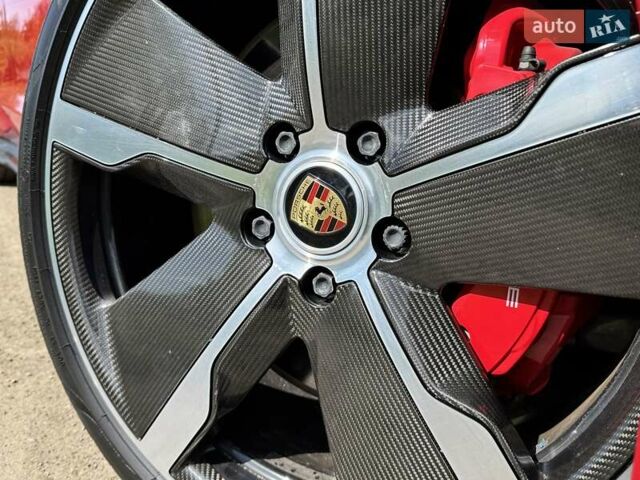 Красный Порше Тайкан, объемом двигателя 0 л и пробегом 60 тыс. км за 73800 $, фото 31 на Automoto.ua