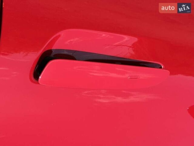Красный Порше Тайкан, объемом двигателя 0 л и пробегом 60 тыс. км за 73800 $, фото 27 на Automoto.ua