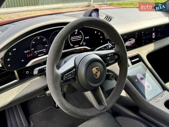 Красный Порше Тайкан, объемом двигателя 0 л и пробегом 60 тыс. км за 73800 $, фото 56 на Automoto.ua