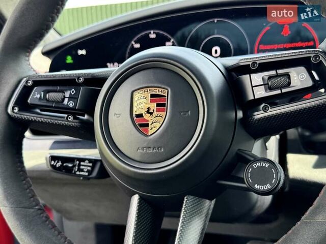 Красный Порше Тайкан, объемом двигателя 0 л и пробегом 60 тыс. км за 73800 $, фото 62 на Automoto.ua