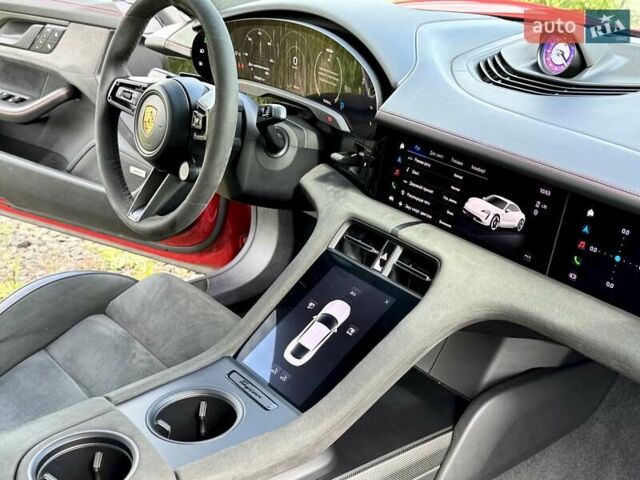 Красный Порше Тайкан, объемом двигателя 0 л и пробегом 60 тыс. км за 73800 $, фото 83 на Automoto.ua