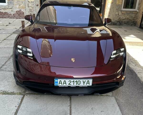 Червоний Порше Тайкан, об'ємом двигуна 0 л та пробігом 21 тис. км за 109999 $, фото 2 на Automoto.ua