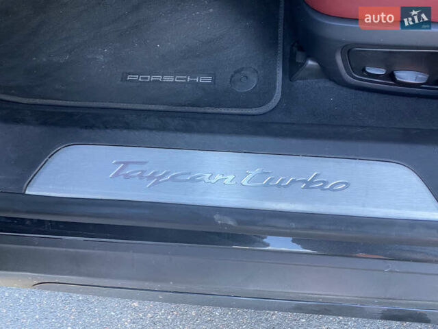 Порше Тайкан, объемом двигателя 0 л и пробегом 72 тыс. км за 51000 $, фото 12 на Automoto.ua