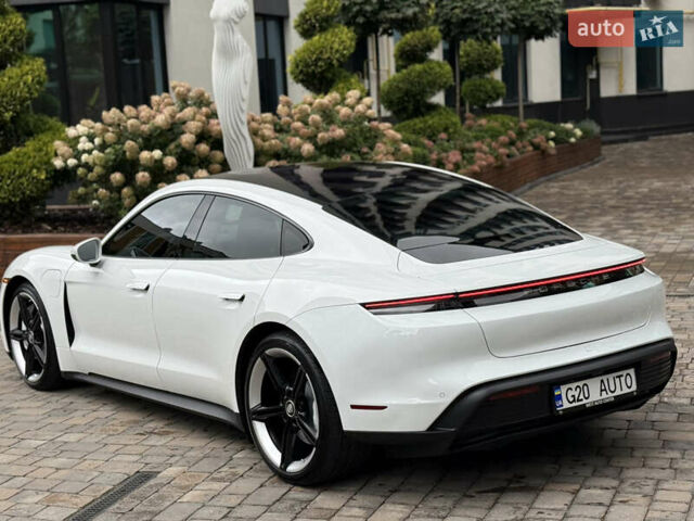Порше Тайкан 2020 в Киеве на Automoto.ua Порше Тайкан, объемом двигателя 0 л и пробегом 95 тыс. км за 52999 $, фото 19 на Automoto.ua
