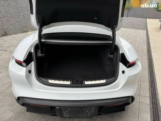 Порше Тайкан, объемом двигателя 0 л и пробегом 43 тыс. км за 71000 $, фото 8 на Automoto.ua