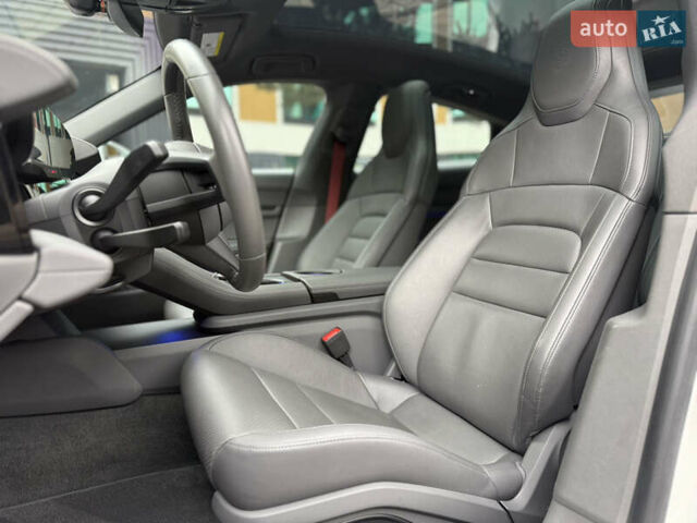 Порше Тайкан 2020 в Киеве на Automoto.ua Порше Тайкан, объемом двигателя 0 л и пробегом 95 тыс. км за 52999 $, фото 24 на Automoto.ua