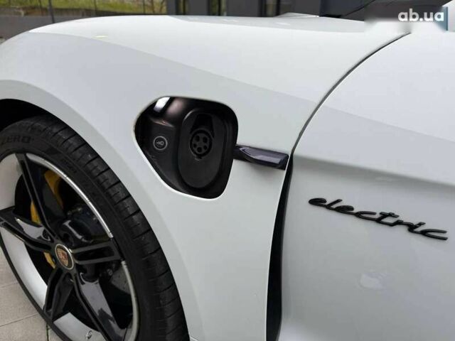 Порше Тайкан, объемом двигателя 0 л и пробегом 43 тыс. км за 71000 $, фото 4 на Automoto.ua