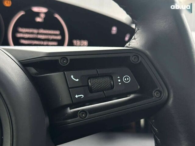 Порше Тайкан, объемом двигателя 0 л и пробегом 69 тыс. км за 52000 $, фото 28 на Automoto.ua