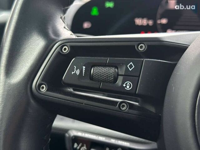 Порше Тайкан, объемом двигателя 0 л и пробегом 69 тыс. км за 52000 $, фото 27 на Automoto.ua