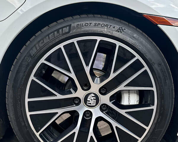 Порше Тайкан, об'ємом двигуна 0 л та пробігом 17 тис. км за 58100 $, фото 42 на Automoto.ua