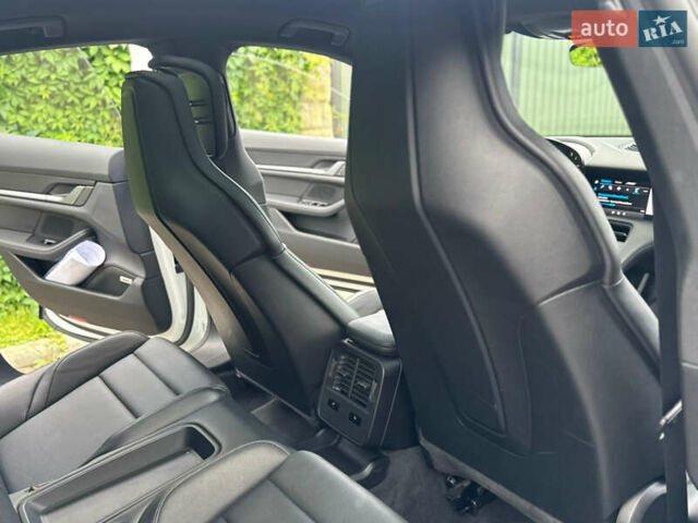 Порше Тайкан, об'ємом двигуна 0 л та пробігом 17 тис. км за 58100 $, фото 40 на Automoto.ua