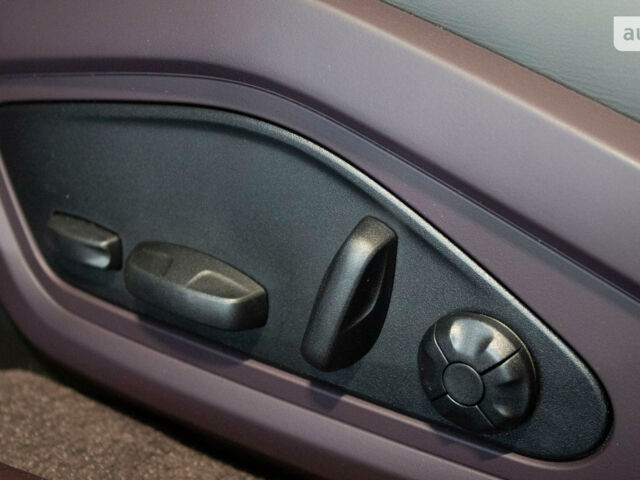 Порше Тайкан, объемом двигателя 0 л и пробегом 0 тыс. км за 112146 $, фото 9 на Automoto.ua