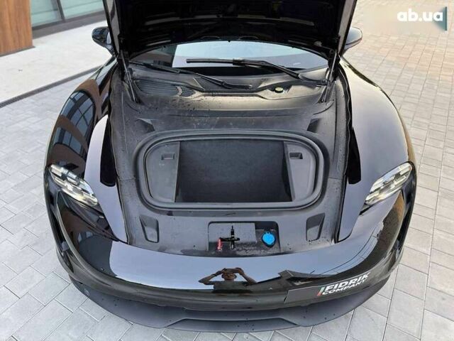 Порше Тайкан, объемом двигателя 0 л и пробегом 32 тыс. км за 45500 $, фото 13 на Automoto.ua