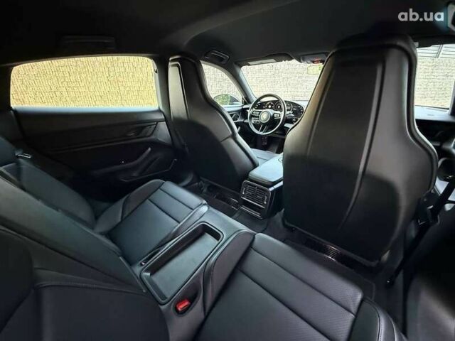 Порше Тайкан, объемом двигателя 0 л и пробегом 32 тыс. км за 45500 $, фото 6 на Automoto.ua
