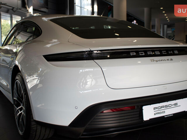 Порше Тайкан, объемом двигателя 0 л и пробегом 0 тыс. км за 112146 $, фото 3 на Automoto.ua