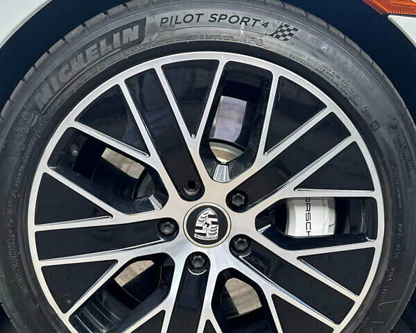 Порше Тайкан, об'ємом двигуна 0 л та пробігом 17 тис. км за 58100 $, фото 41 на Automoto.ua