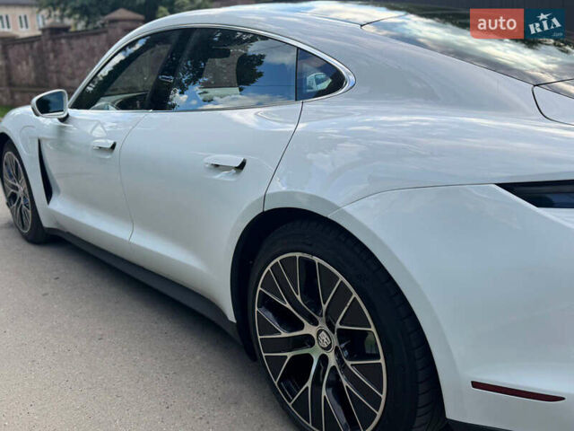 Порше Тайкан, об'ємом двигуна 0 л та пробігом 17 тис. км за 58100 $, фото 12 на Automoto.ua