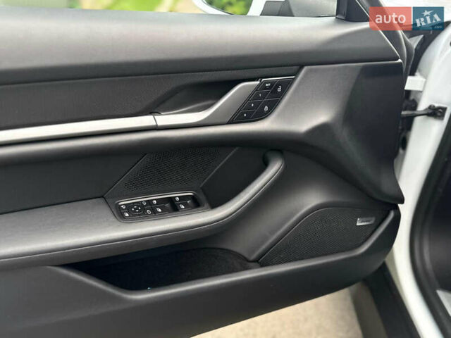 Порше Тайкан, об'ємом двигуна 0 л та пробігом 17 тис. км за 58100 $, фото 31 на Automoto.ua