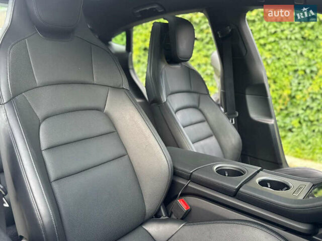 Порше Тайкан, об'ємом двигуна 0 л та пробігом 17 тис. км за 58100 $, фото 35 на Automoto.ua