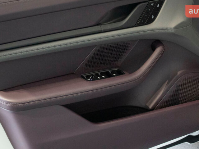 Порше Тайкан, объемом двигателя 0 л и пробегом 0 тыс. км за 112146 $, фото 17 на Automoto.ua