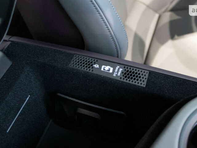 Порше Тайкан, объемом двигателя 0 л и пробегом 0 тыс. км за 100341 $, фото 23 на Automoto.ua