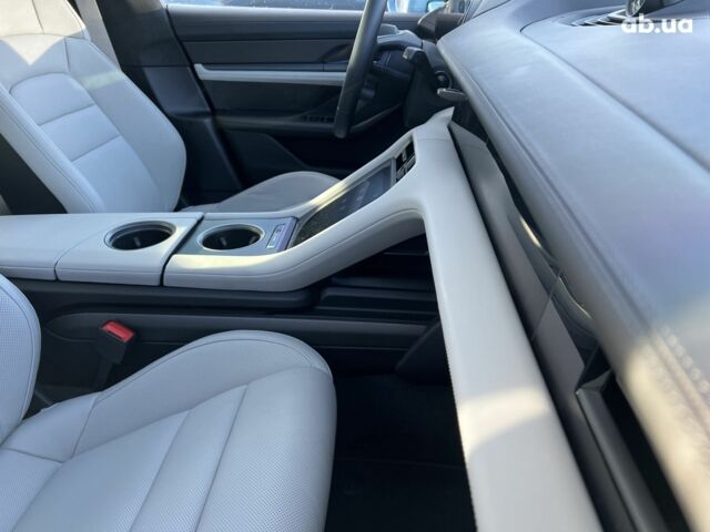 Порше Тайкан, объемом двигателя 0 л и пробегом 0 тыс. км за 215404 $, фото 29 на Automoto.ua