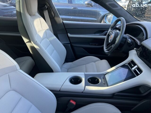 Порше Тайкан, объемом двигателя 0 л и пробегом 0 тыс. км за 215404 $, фото 27 на Automoto.ua