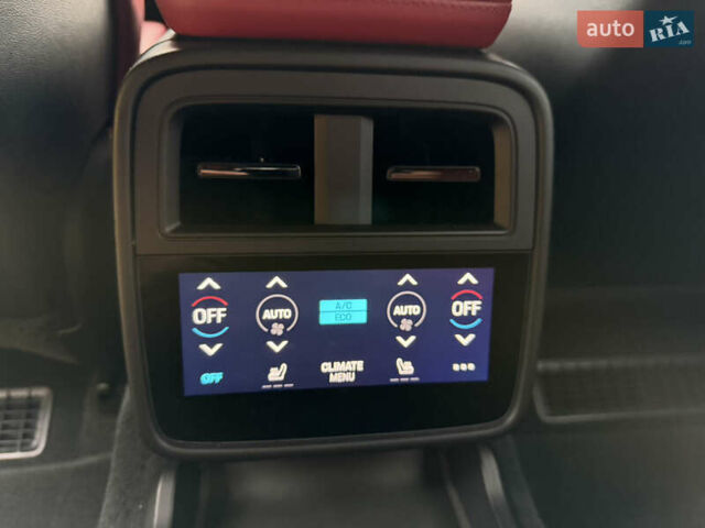 Сірий Порше Тайкан, об'ємом двигуна 0 л та пробігом 147 тис. км за 69890 $, фото 44 на Automoto.ua