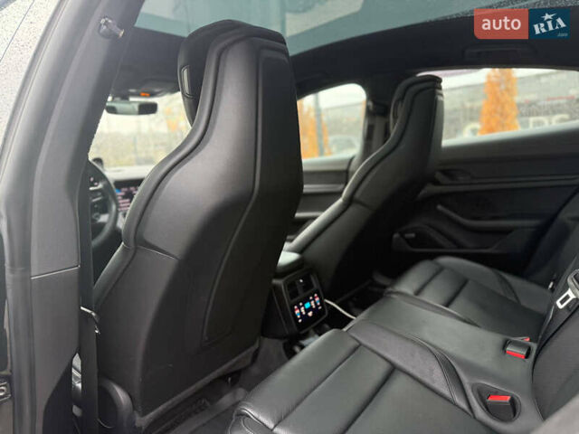 Серый Порше Тайкан, объемом двигателя 0 л и пробегом 69 тыс. км за 52000 $, фото 20 на Automoto.ua