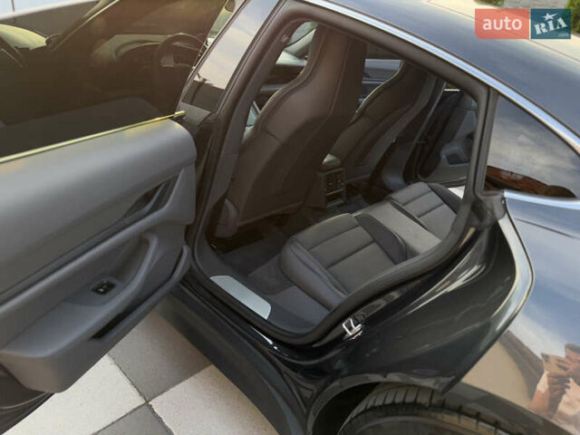 Серый Порше Тайкан, объемом двигателя 0 л и пробегом 129 тыс. км за 53500 $, фото 58 на Automoto.ua