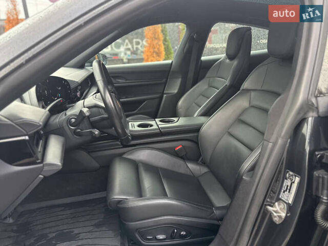 Серый Порше Тайкан, объемом двигателя 0 л и пробегом 69 тыс. км за 52000 $, фото 17 на Automoto.ua