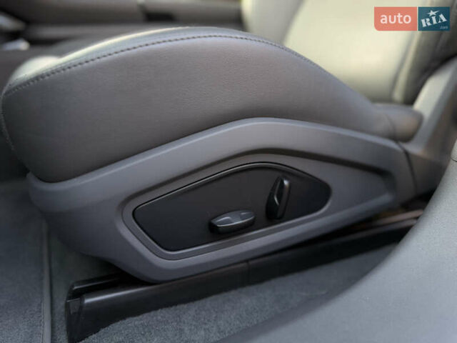 Серый Порше Тайкан, объемом двигателя 0 л и пробегом 129 тыс. км за 53500 $, фото 54 на Automoto.ua