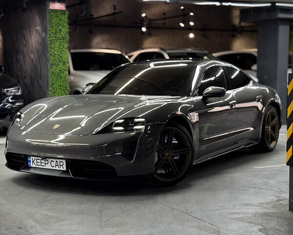 Серый Порше Тайкан, объемом двигателя 0 л и пробегом 75 тыс. км за 65000 $, фото 4 на Automoto.ua