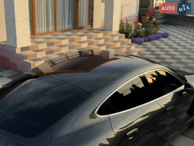 Серый Порше Тайкан, объемом двигателя 0 л и пробегом 129 тыс. км за 53500 $, фото 31 на Automoto.ua