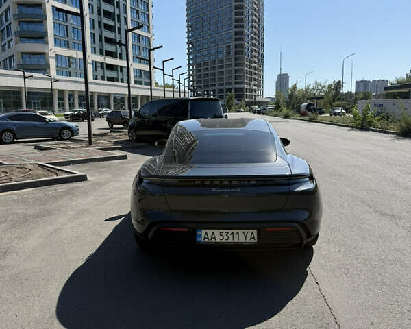 Серый Порше Тайкан, объемом двигателя 0 л и пробегом 26 тыс. км за 70000 $, фото 2 на Automoto.ua