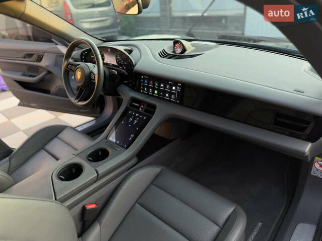 Серый Порше Тайкан, объемом двигателя 0 л и пробегом 129 тыс. км за 53500 $, фото 71 на Automoto.ua