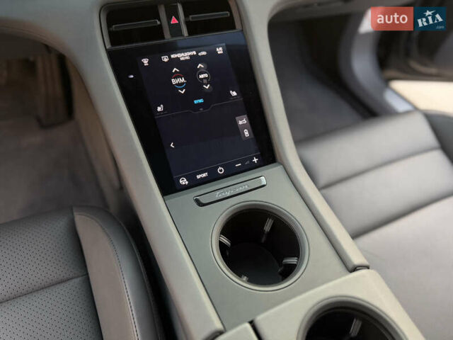 Серый Порше Тайкан, объемом двигателя 0 л и пробегом 129 тыс. км за 53500 $, фото 75 на Automoto.ua