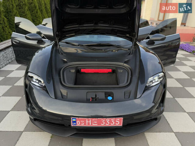 Серый Порше Тайкан, объемом двигателя 0 л и пробегом 129 тыс. км за 53500 $, фото 93 на Automoto.ua