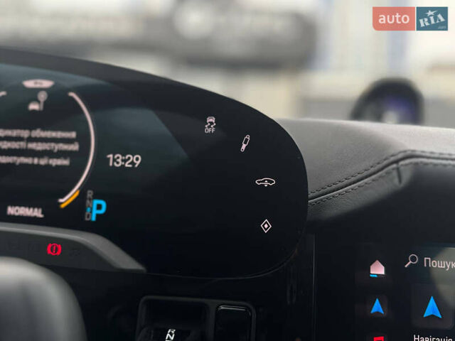 Серый Порше Тайкан, объемом двигателя 0 л и пробегом 69 тыс. км за 52000 $, фото 30 на Automoto.ua