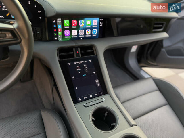 Серый Порше Тайкан, объемом двигателя 0 л и пробегом 129 тыс. км за 53500 $, фото 76 на Automoto.ua